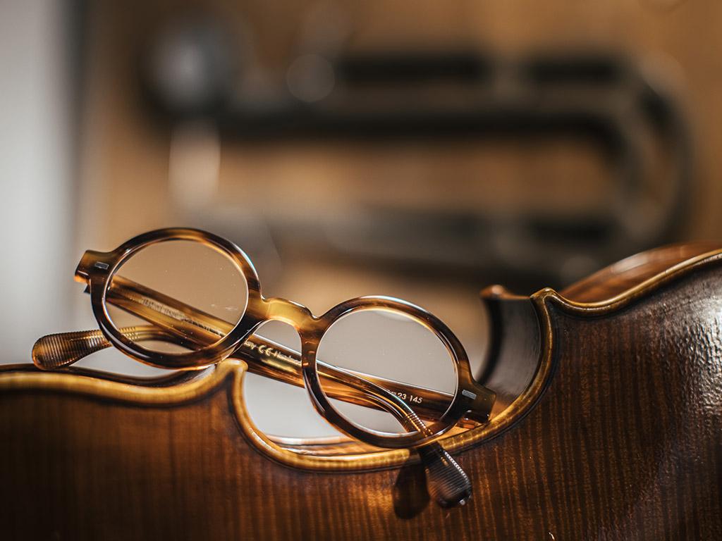 How to choose the perfect pair of eyewear frames